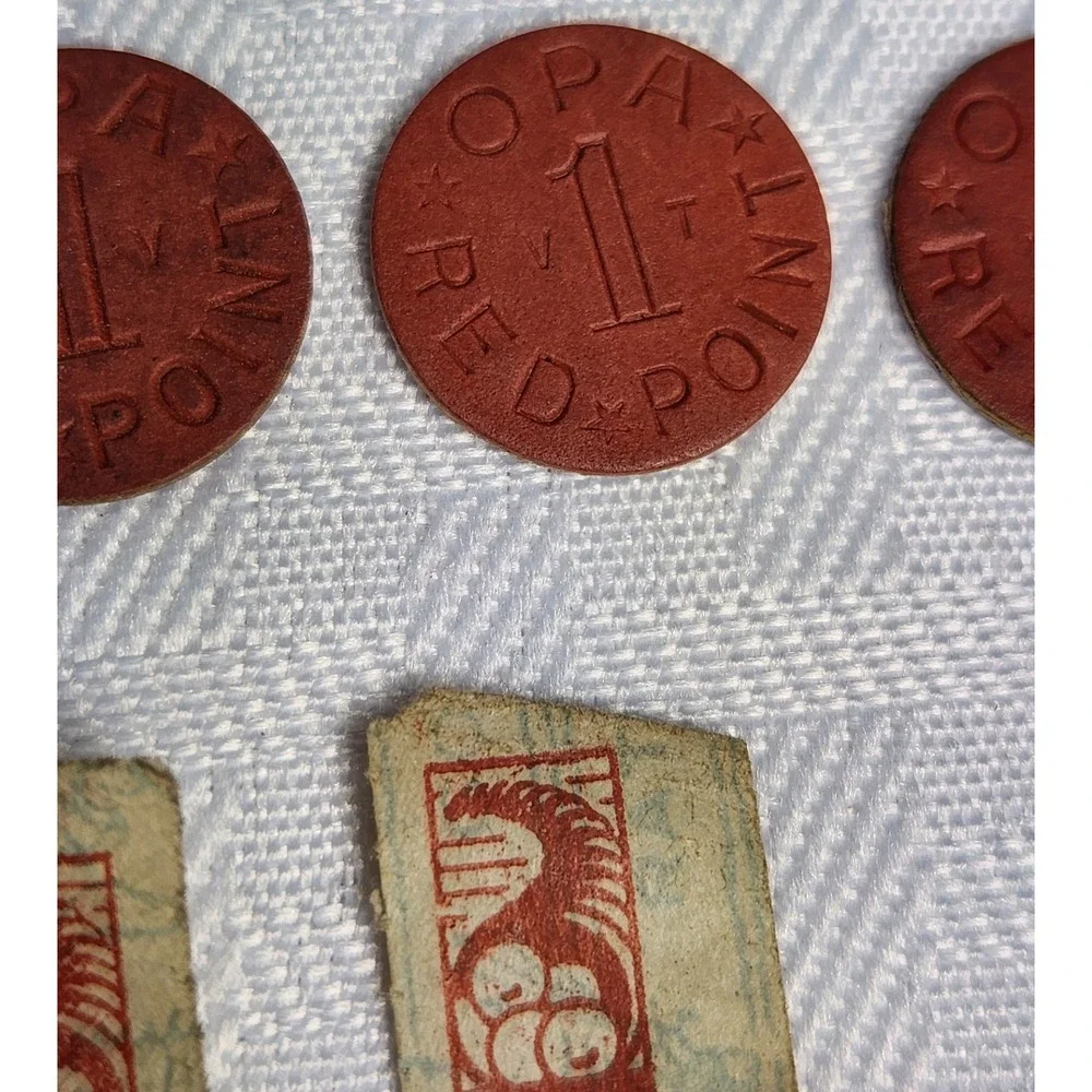 1 Blue & 4 Red Point OPA Tokens + 3 Paper  1942-1945 WW2 US‎ Food Ration Tokens